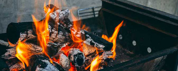 barbecue au charbon de bois